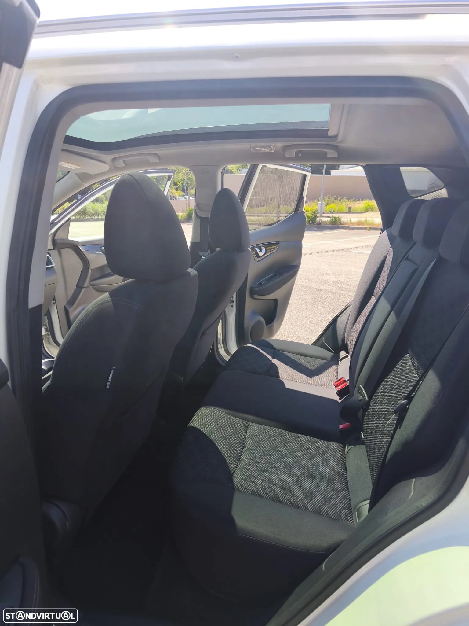 Nissan Qashqai 1.2 DIG-T N-Connecta 18 - 17