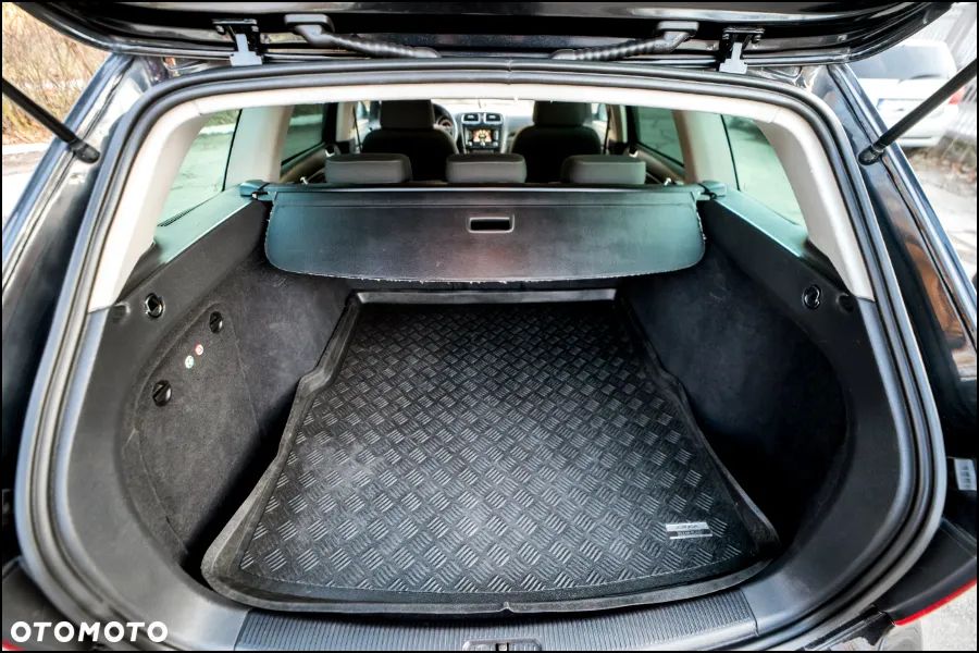 Volkswagen Golf - 34