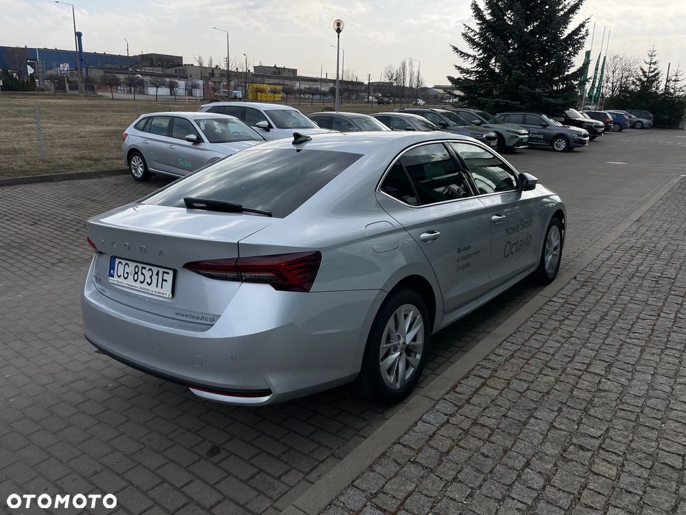 Skoda Octavia 2.0 TDI Selection DSG - 6