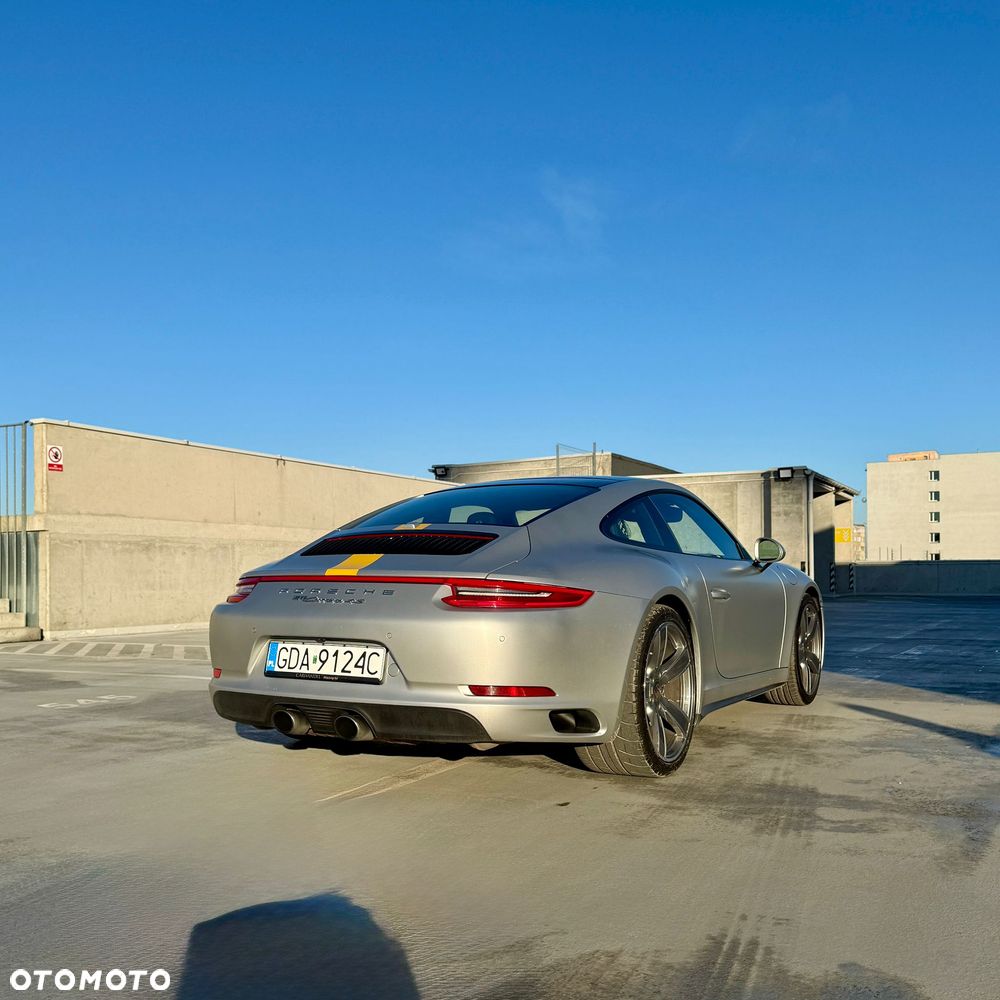 Porsche 911 Carrera 4S - 6
