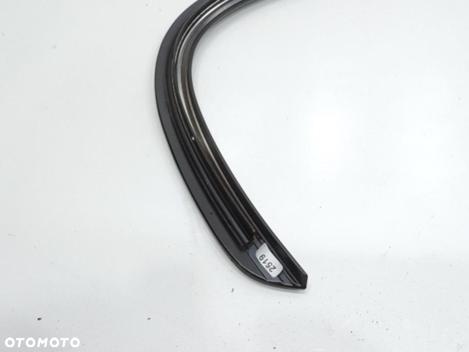 LISTWA KAROSERYJNA LEWA BMW E81 LIFT - 5