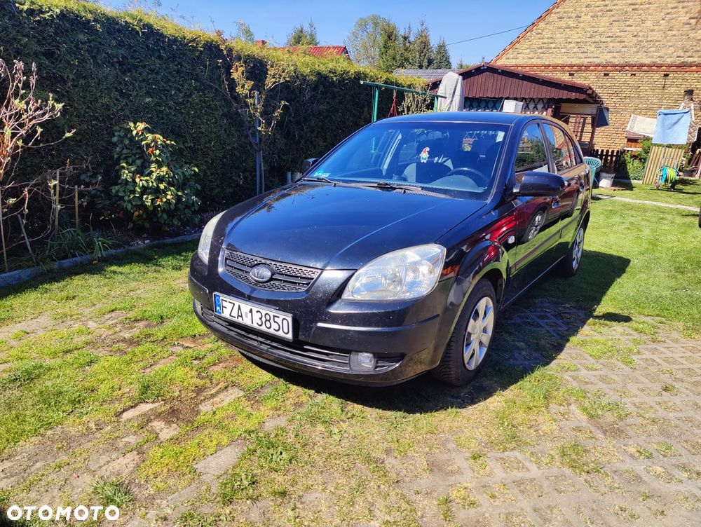 Kia Rio - 1
