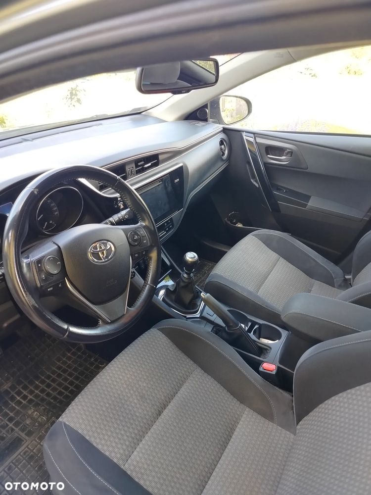 Toyota Auris 1.6 Selection - 1