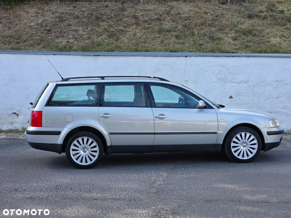 Volkswagen Passat 1.6 Comfortline - 12