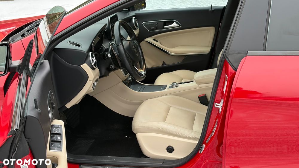 Mercedes-Benz CLA 250 7G-DCT AMG Line - 8