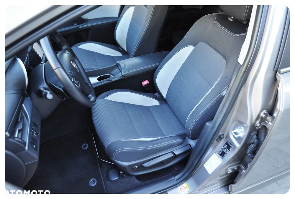 Toyota Avensis Touring Sports 1.8 Multidrive S Business Edition - 21