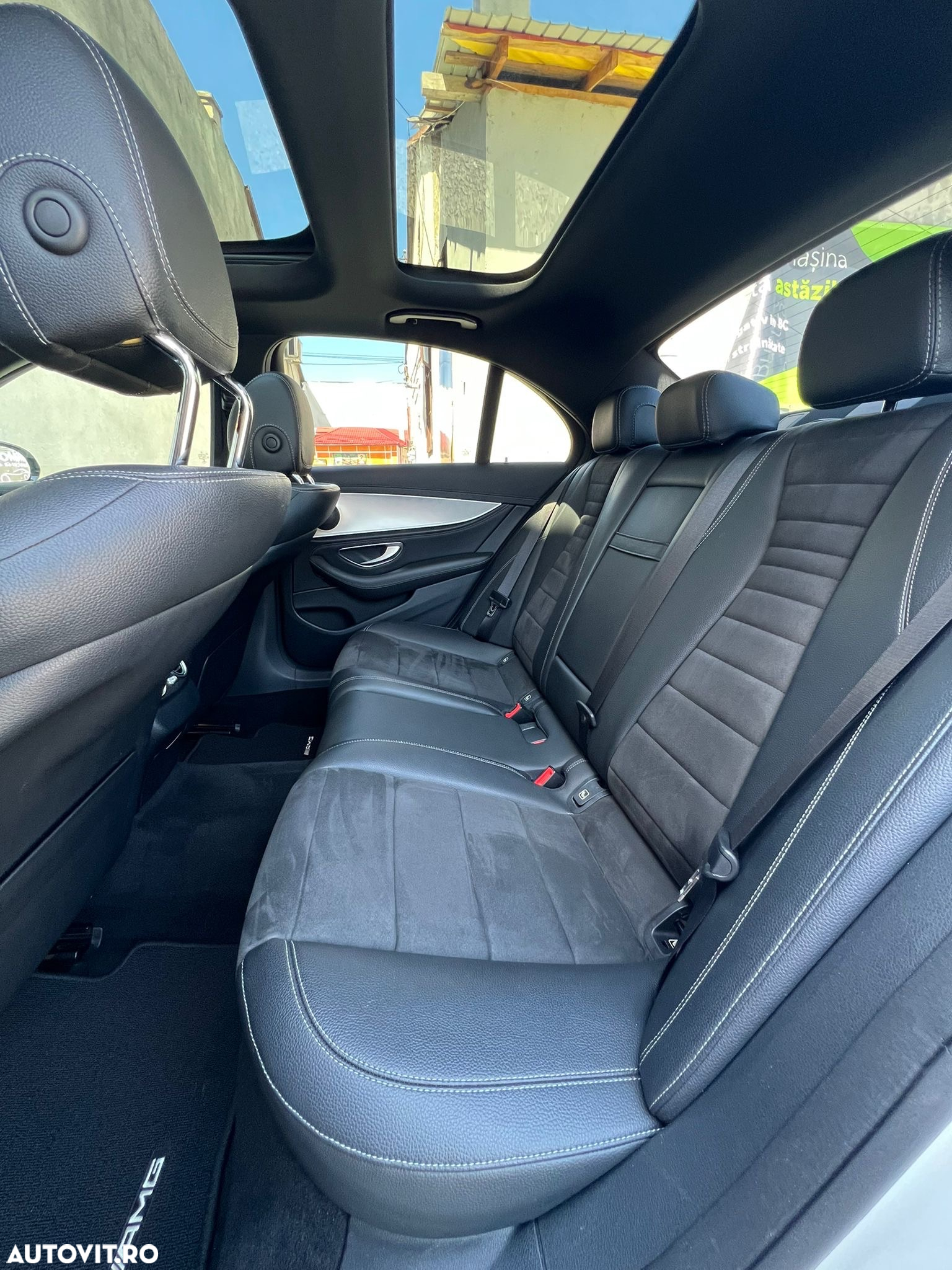 Mercedes-Benz E - 12