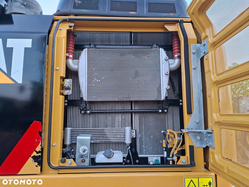 Caterpillar CAT 326 FL - 24