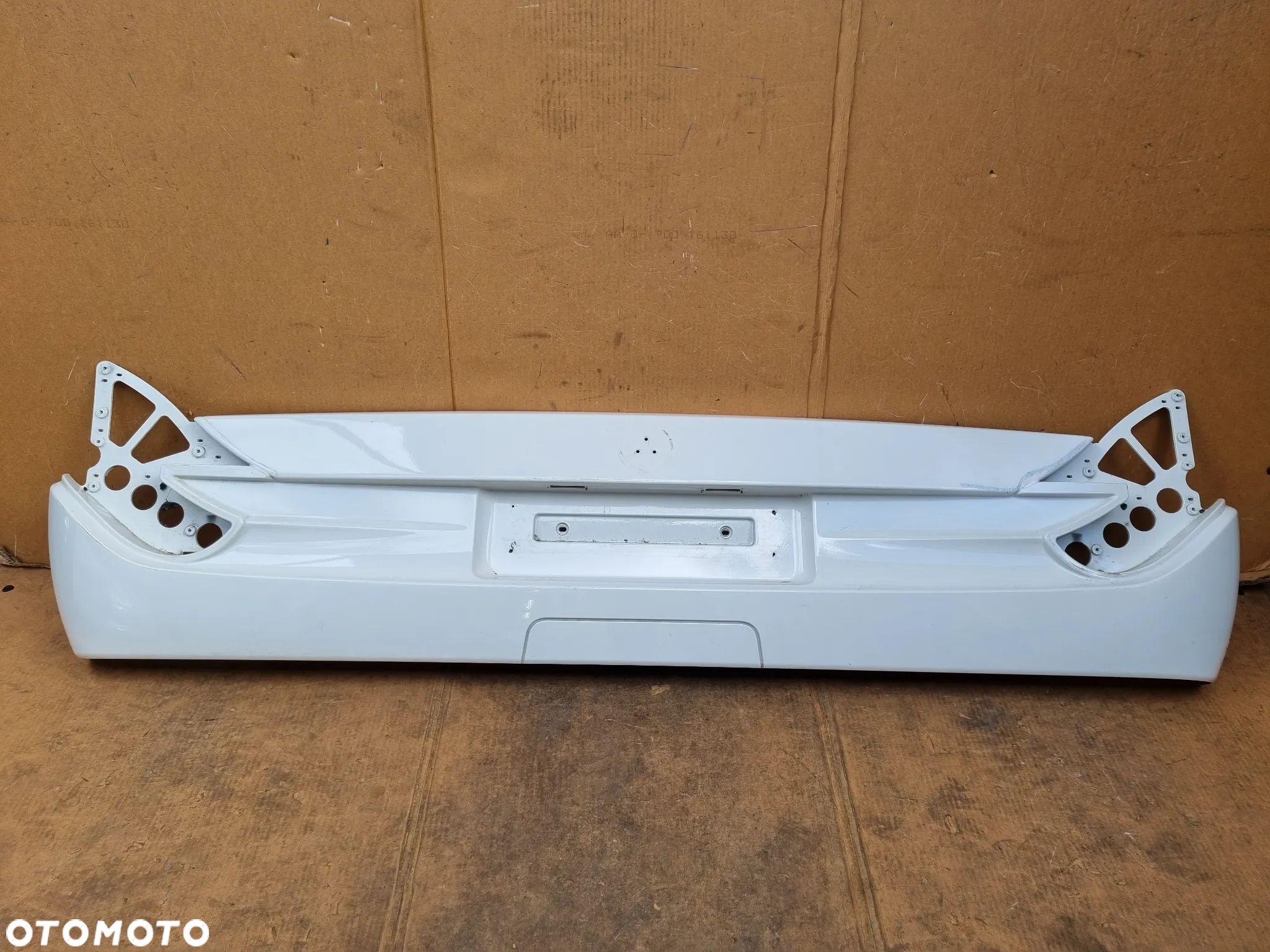 KAMPER MERCEDES HYMER ZDERZAK TYLNY TYL - 1