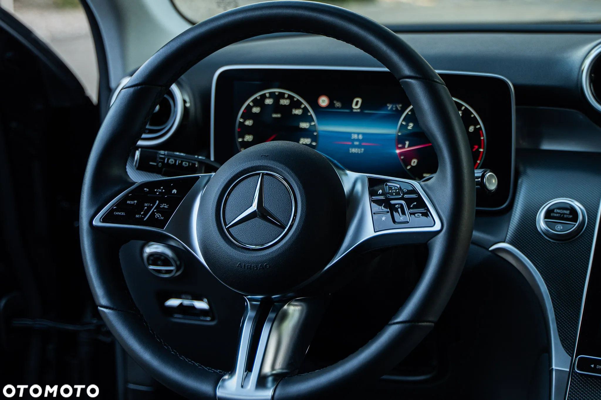Mercedes-Benz GLC 200 4Matic 9G-TRONIC Edition Avantgarde - 21