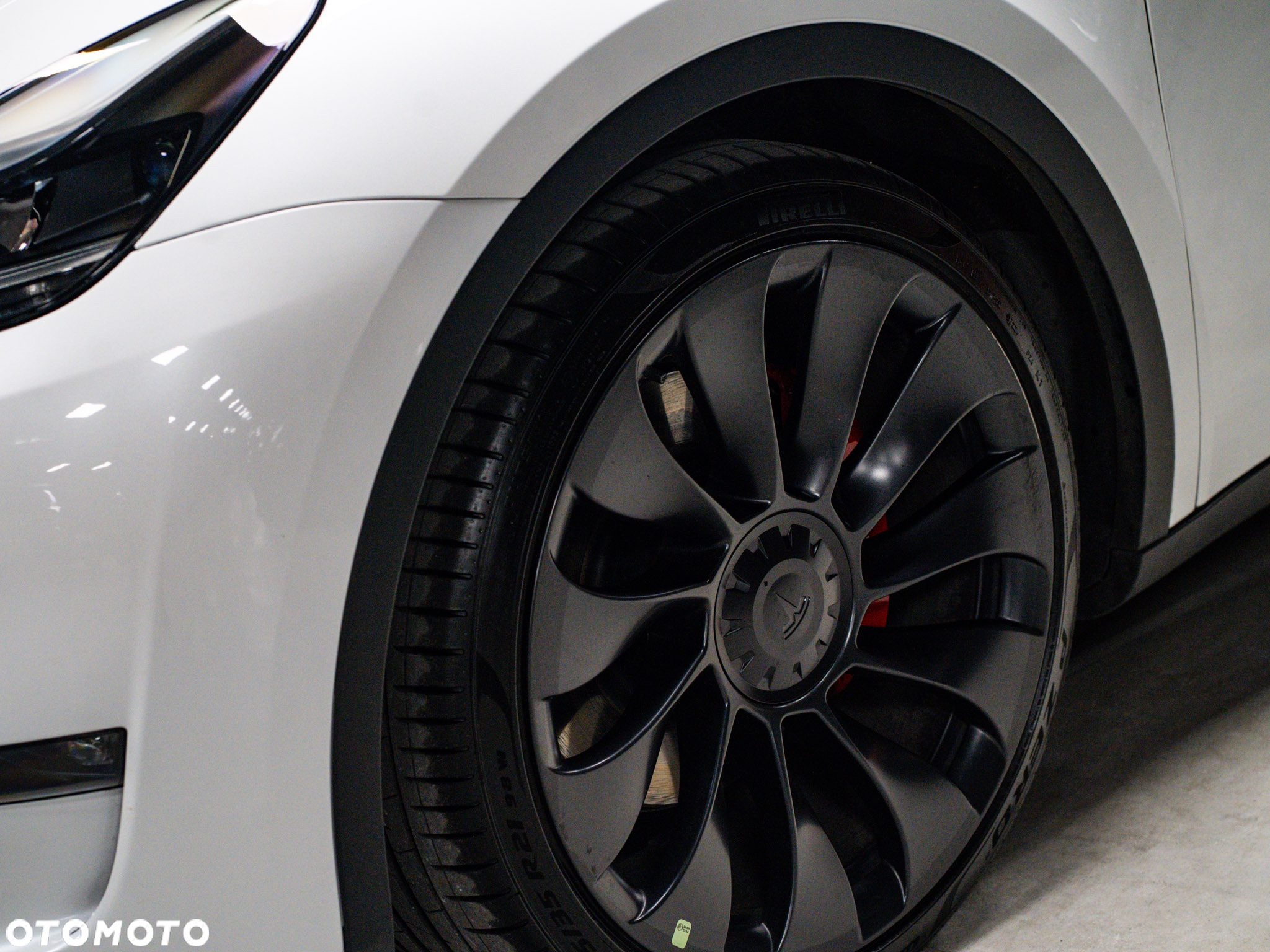 Tesla Y Performance AWD - 3