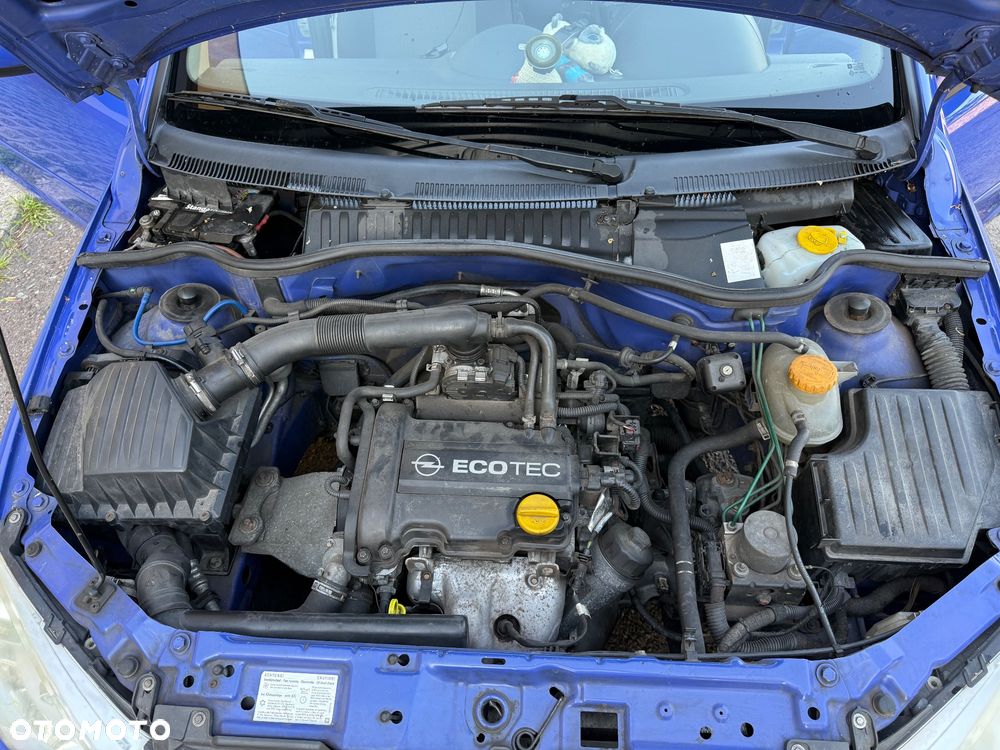 Opel Corsa 1.0 12V Cosmo - 11