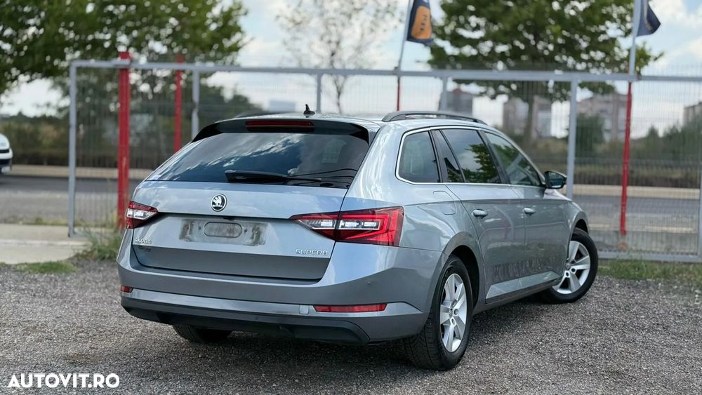 Skoda Superb 2.0 TDI DSG Style - 7
