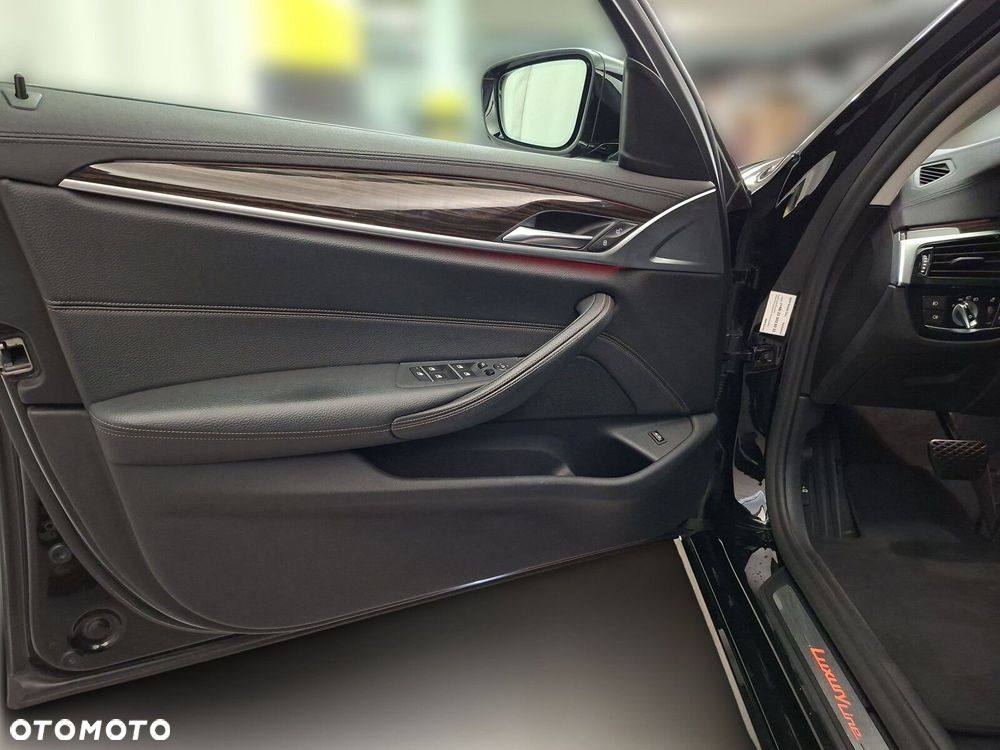 BMW Seria 5 520d Luxury Line - 12