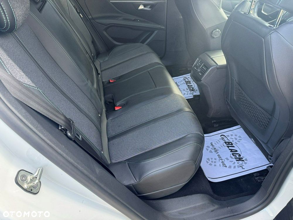 Peugeot 3008 1.6 PureTech Hybrid PHEV Allure Pack S&S EAT8 - 14