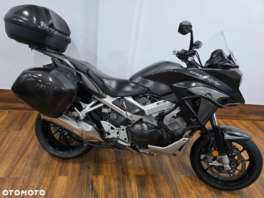 Honda VFR - 23
