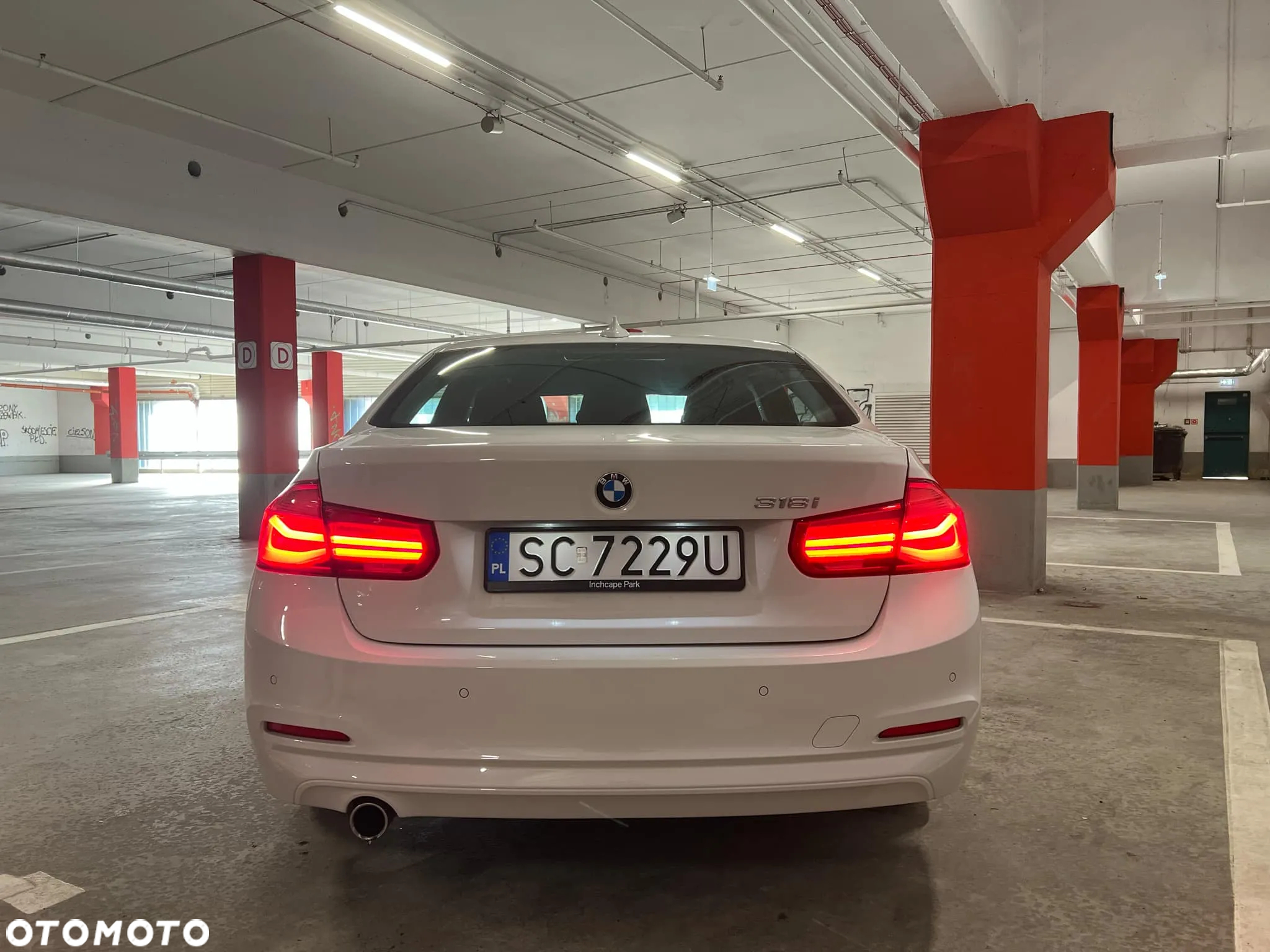 BMW Seria 3 318i - 4