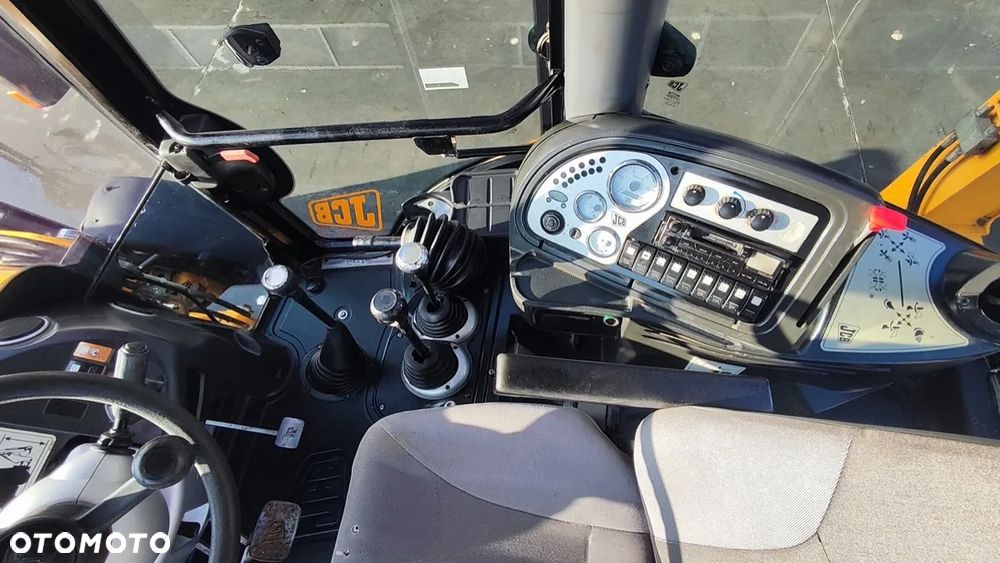 JCB 3CX - 11