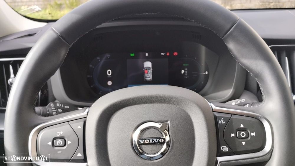 Volvo XC 60 2.0 T6 PHEV Core AWD - 21