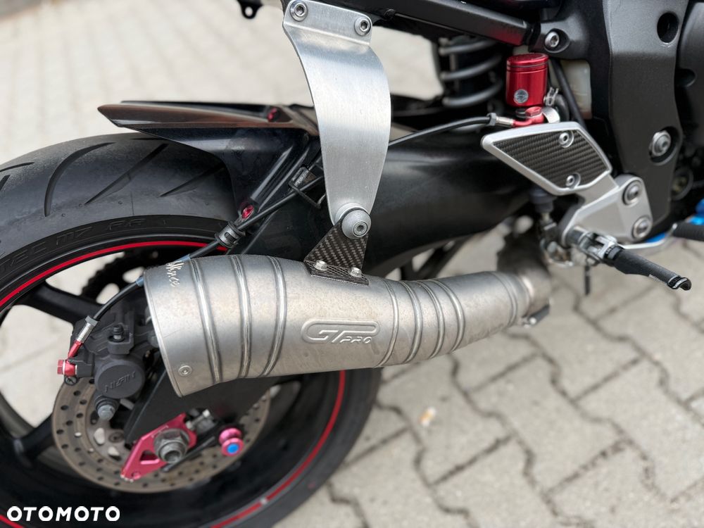 Yamaha FZ - 12