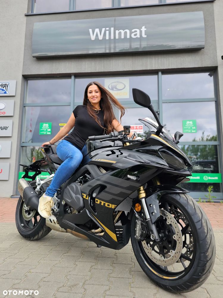 QJMOTOR SRK 800RR - 1