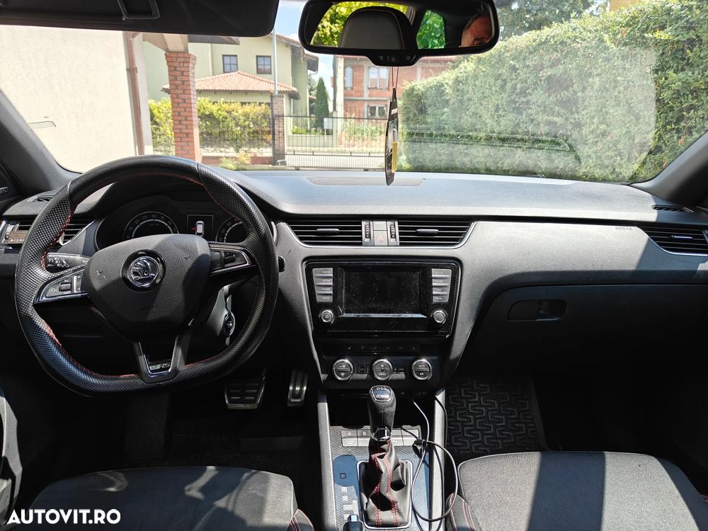 Skoda Octavia 2.0 TDI DSG RS - 6