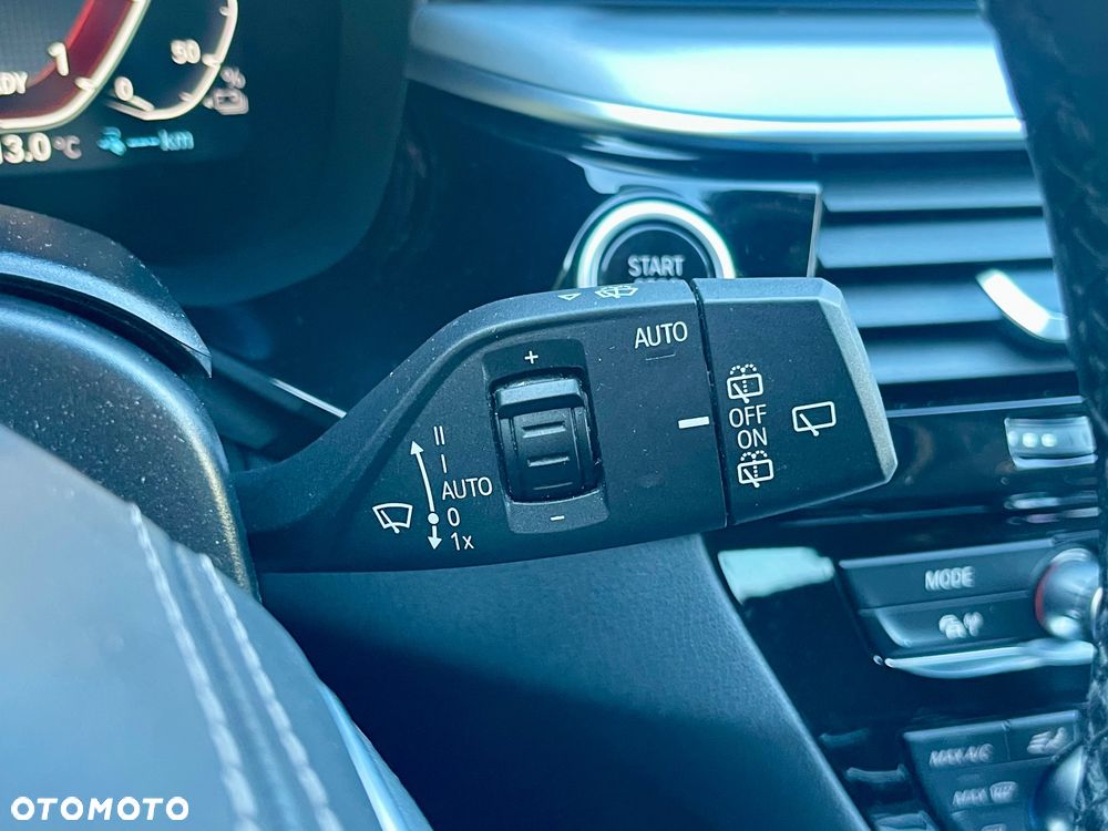 BMW Seria 5 530e xDrive - 27