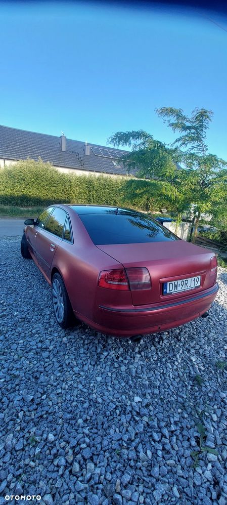 Audi A8 4.2 L Quattro - 22
