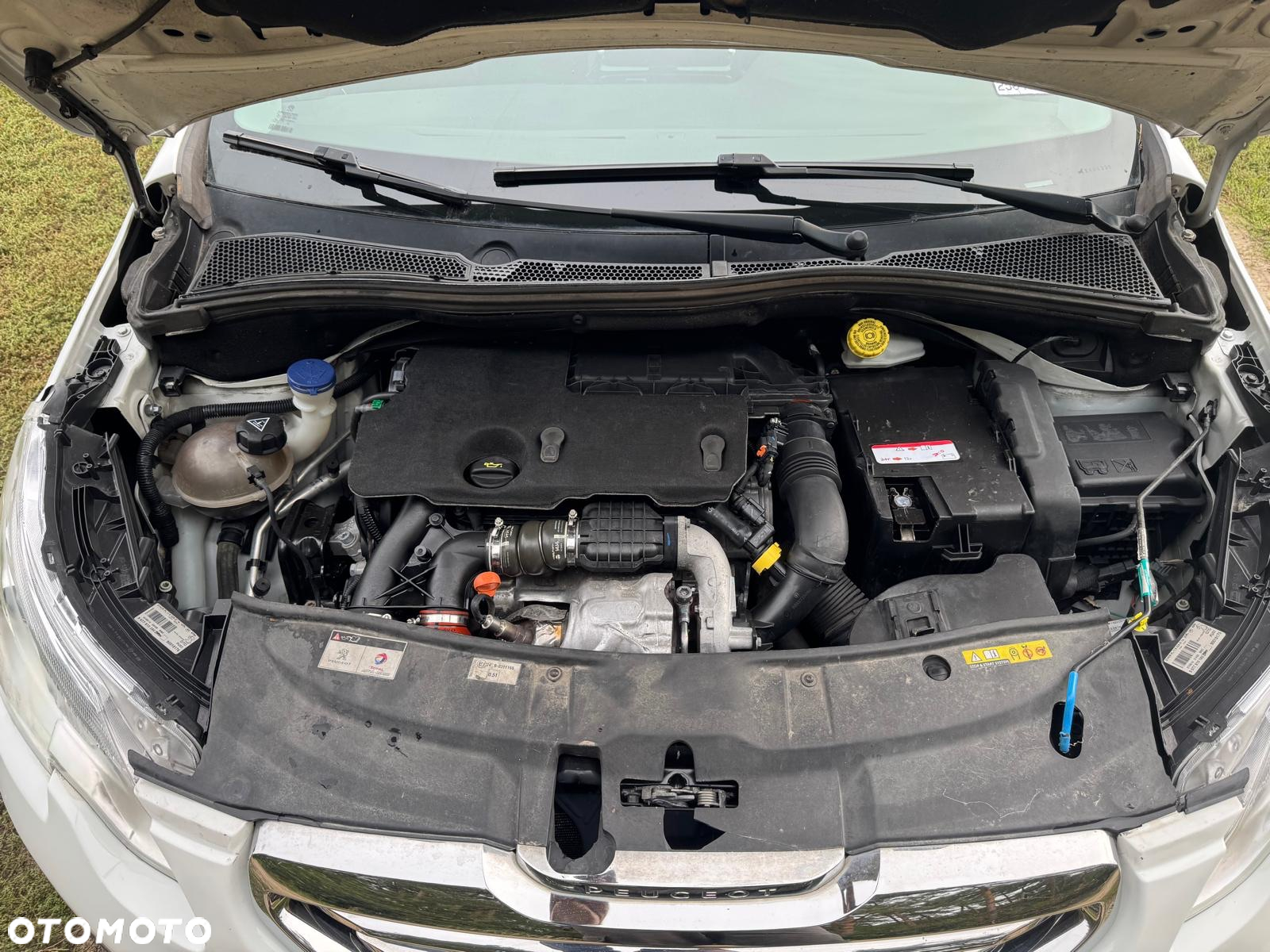 Peugeot 2008 e-HDi FAP 115 STOP & START Allure - 19