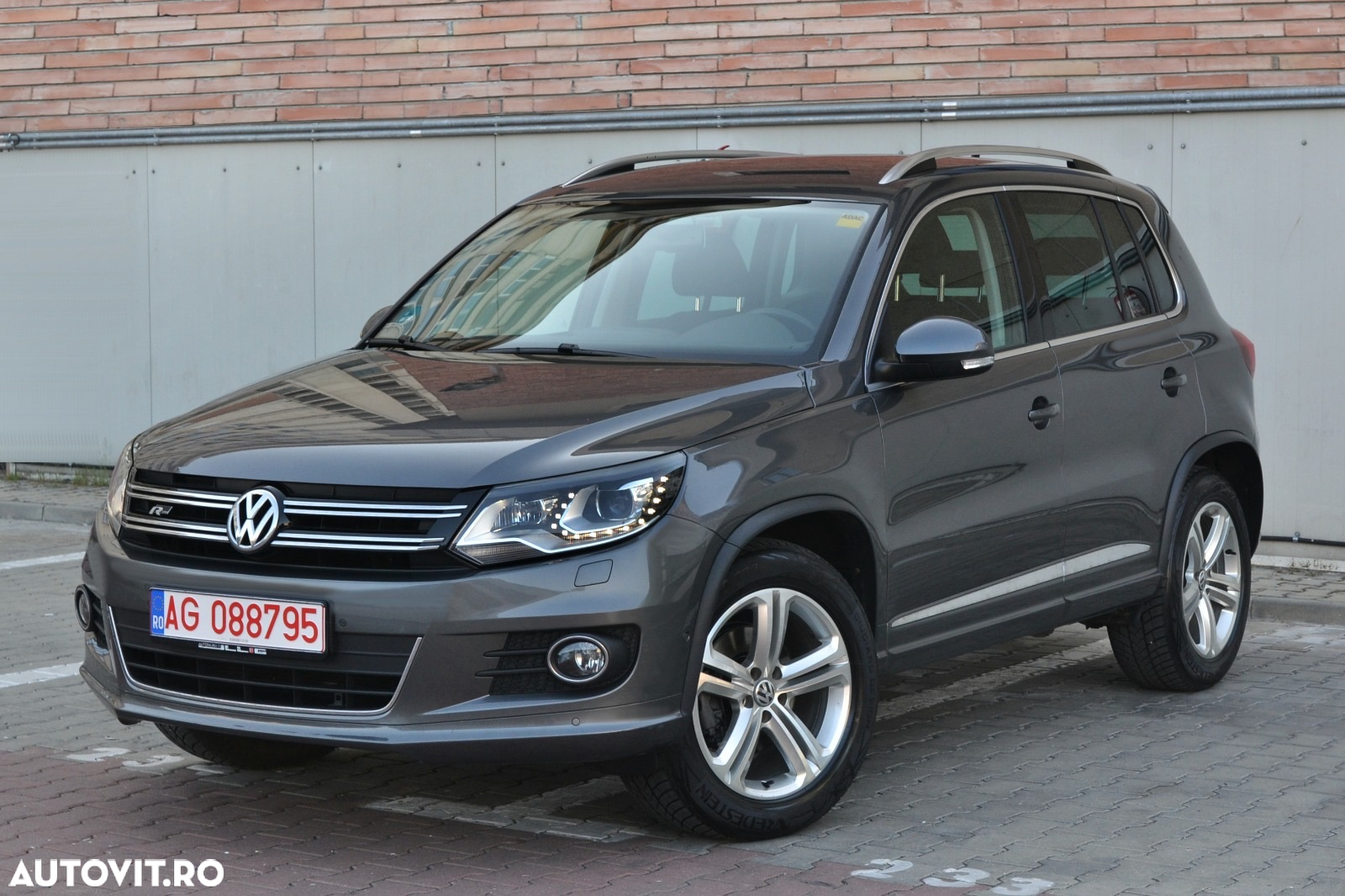Volkswagen Tiguan 2.0 TDI SCR 4MOTION DSG R-Line - 20