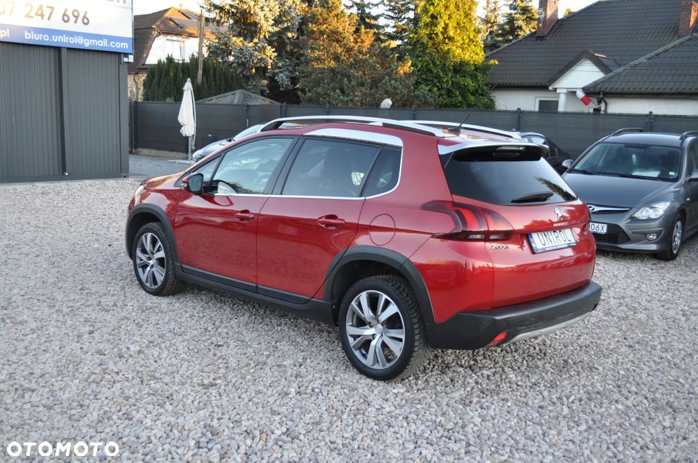 Peugeot 2008 1.2 Pure Tech Allure S&S - 9