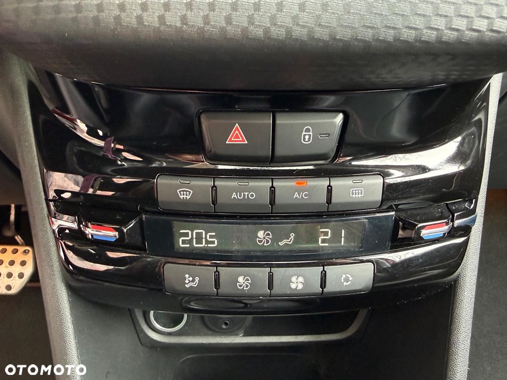 Peugeot 2008 PureTech 110 Stop&Start EAT6 GT-Line Edition - 24