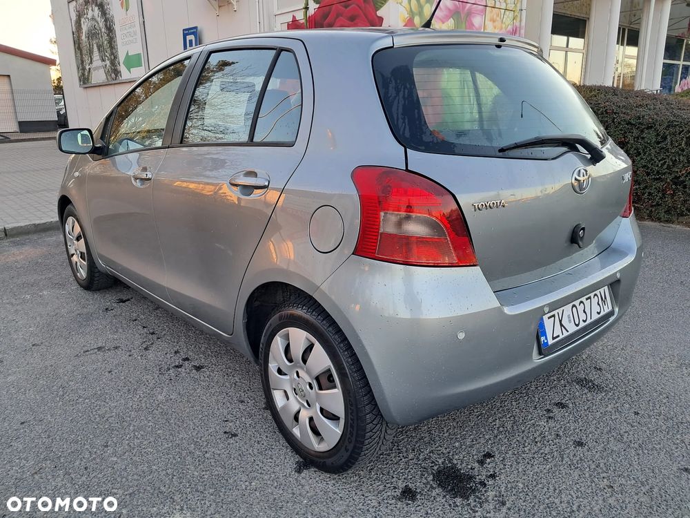 Toyota Yaris 1.3 VVT-i Luna - 3