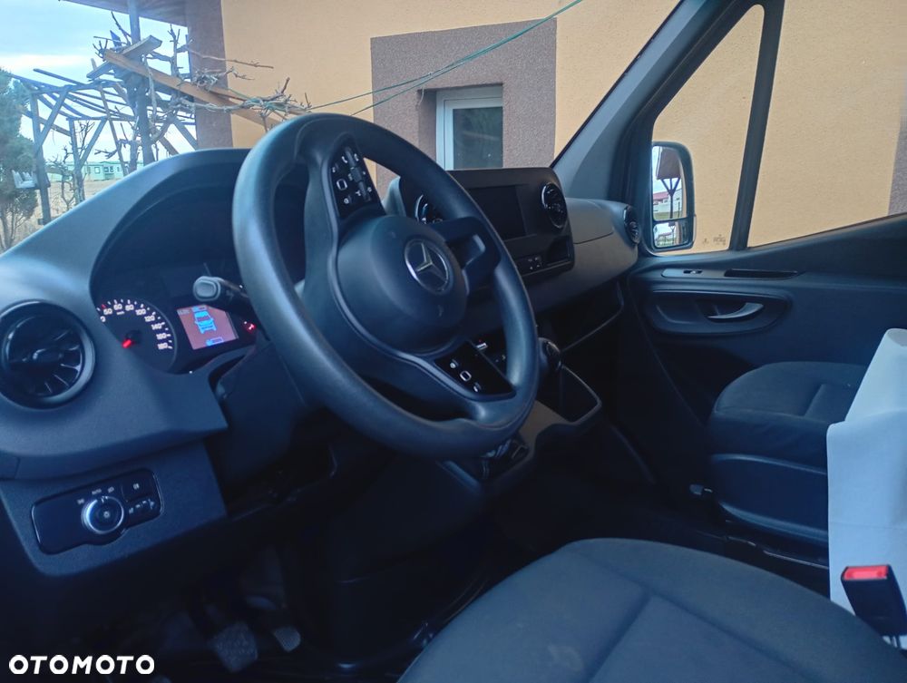 Mercedes-Benz Sprinter - 6