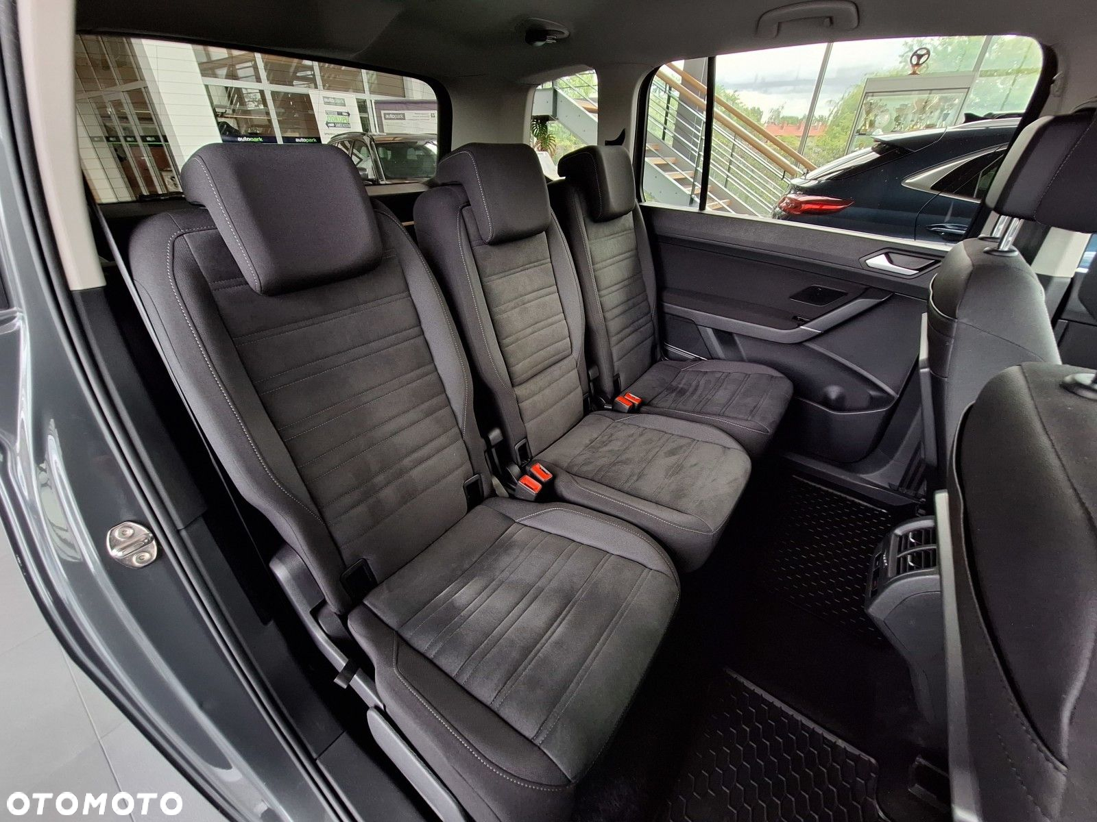 Volkswagen Touran 2.0 TDI BMT SCR Comfortline - 23