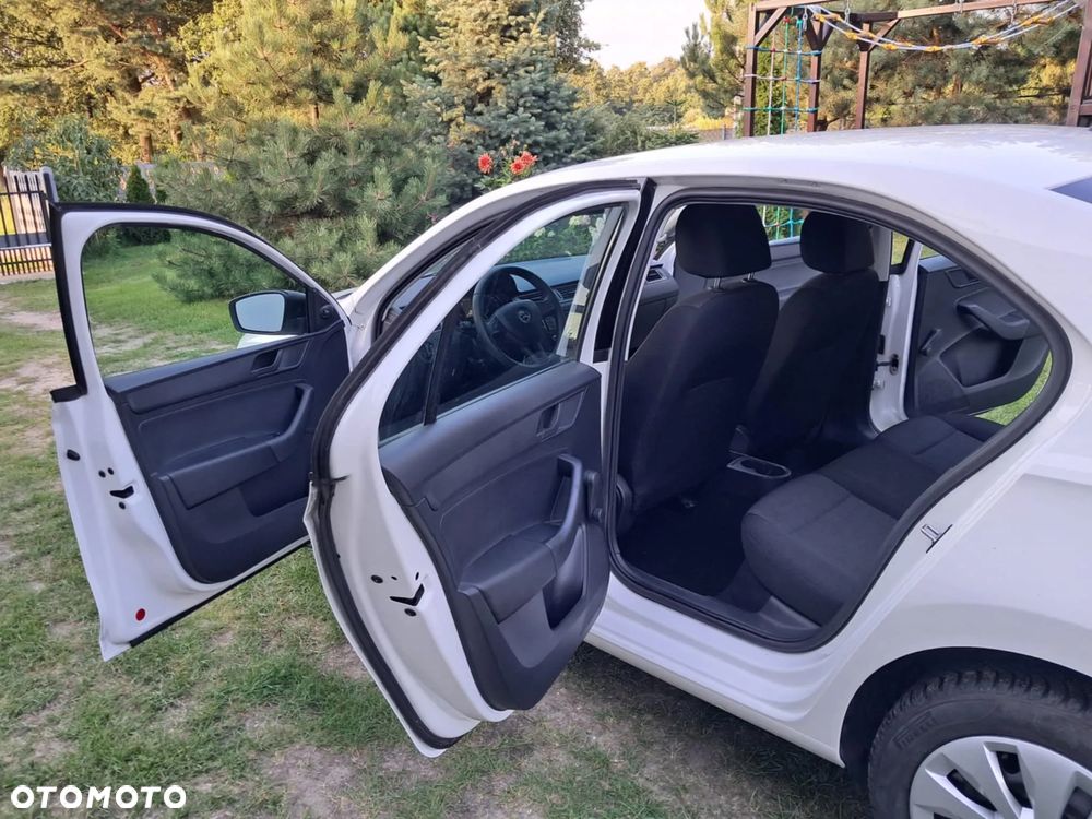 Skoda RAPID 1.2 TSI Active - 17