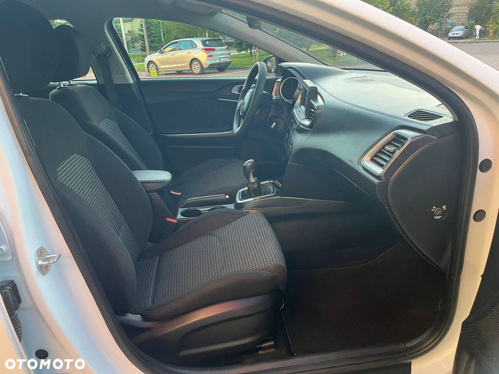 Kia Ceed 1.0 T-GDI S - 28
