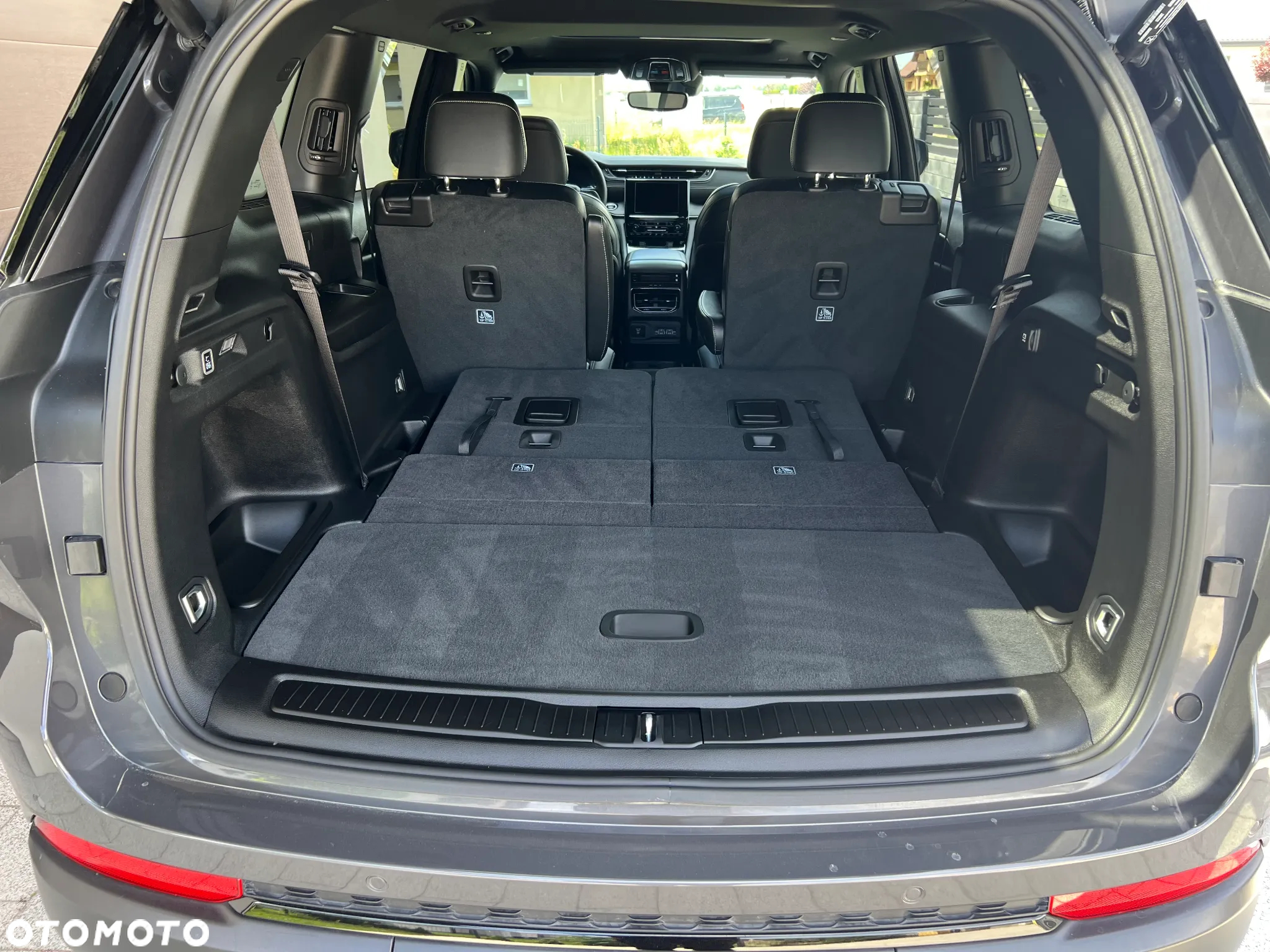 Jeep Grand Cherokee - 29
