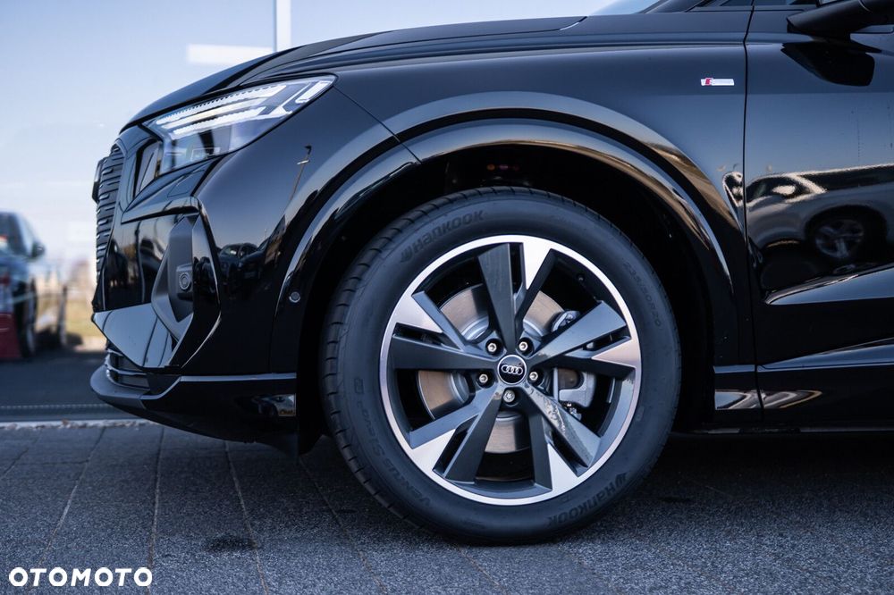 Audi Q4 e-tron - 5