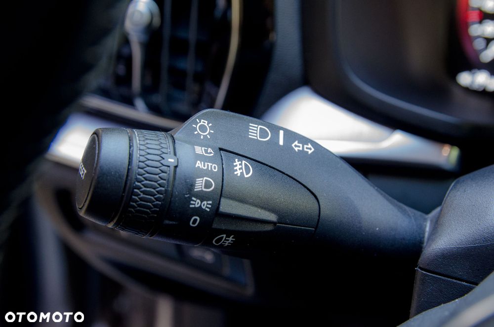 Volvo V60 T4 Geartronic Momentum Pro - 23