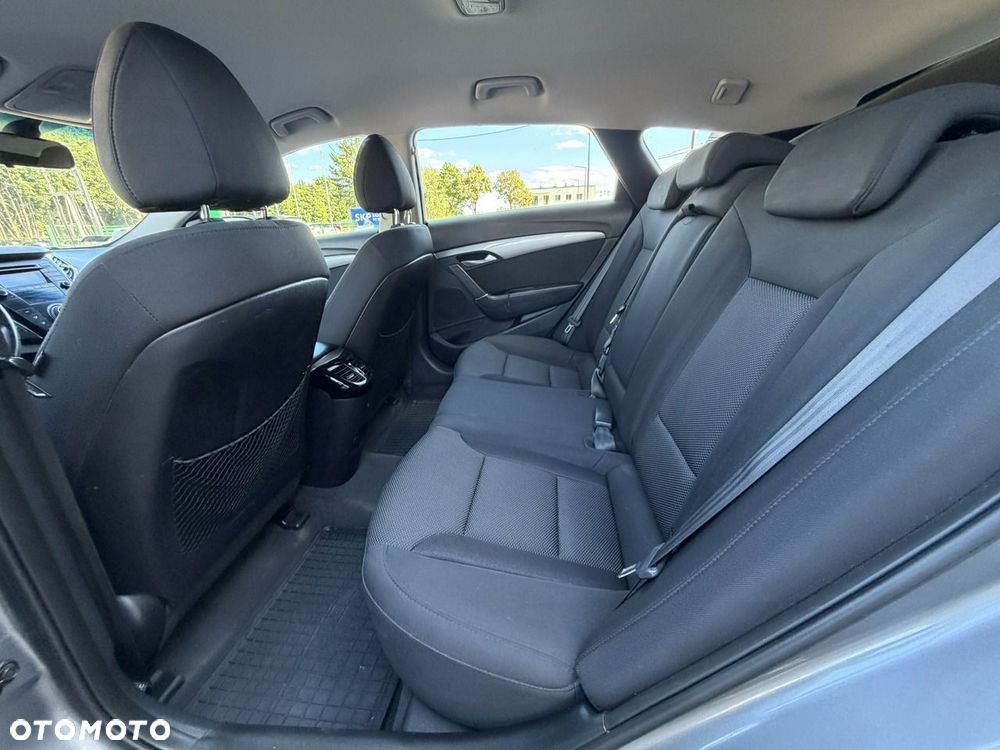 Hyundai i40 Kombi blue 1.7 CRDi Family - 24