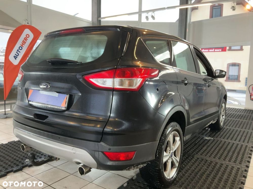 Ford Kuga 2.0 TDCi 2x4 Titanium - 3
