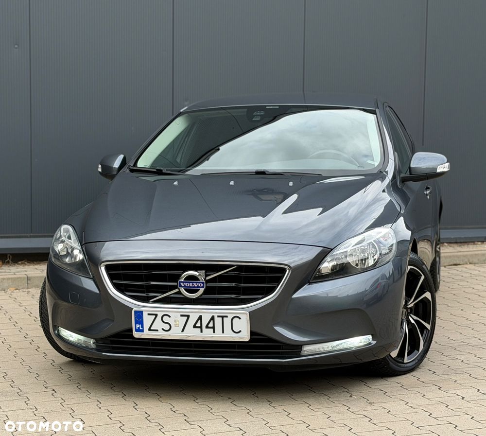 Volvo V40 T3 Momentum - 1