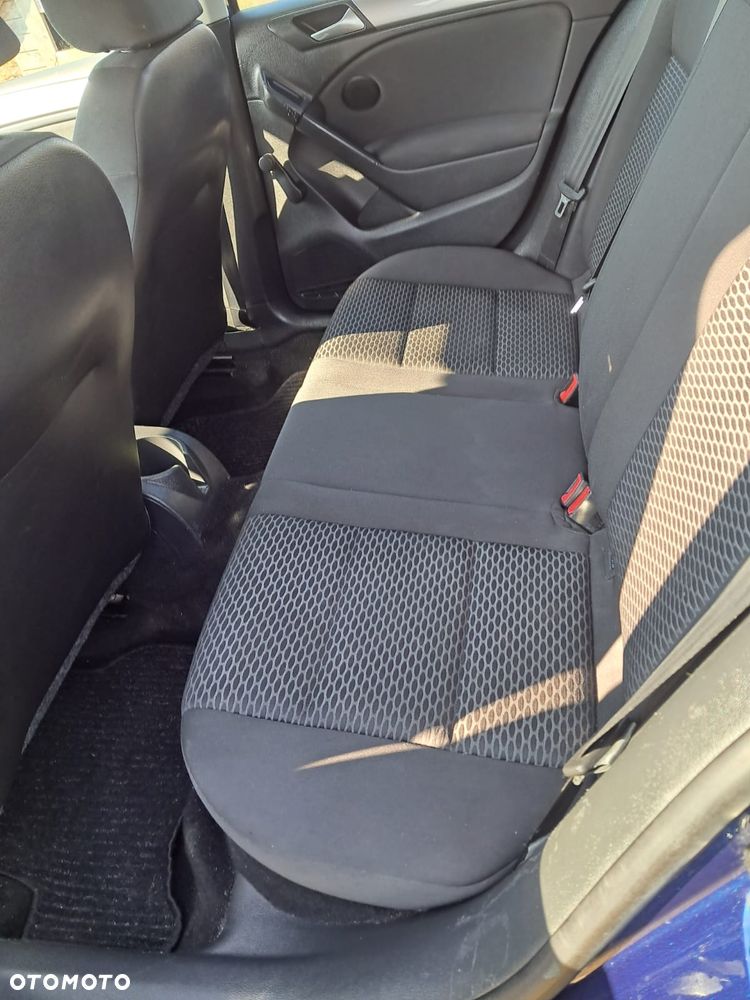 Volkswagen Golf - 10