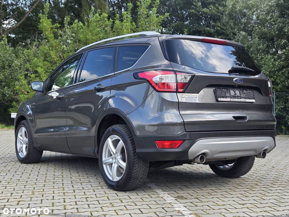 Ford Kuga 2.0 TDCi 2x4 Titanium - 4