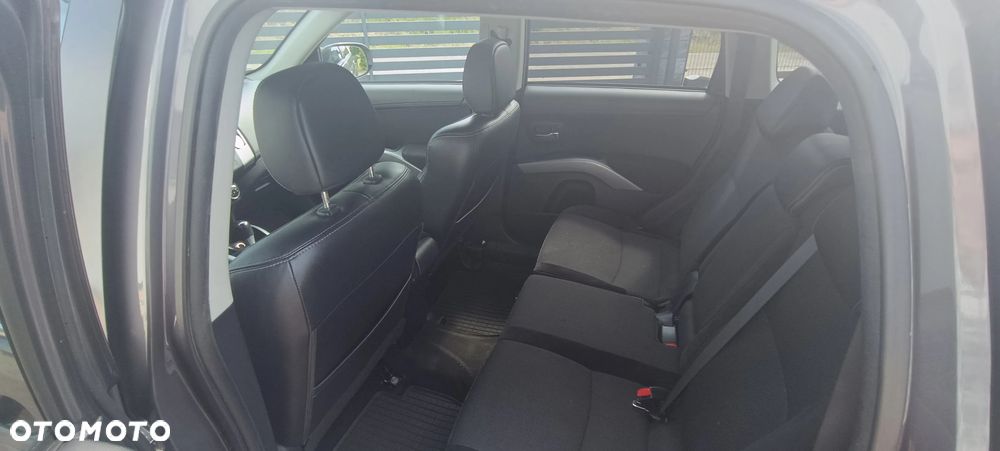 Mitsubishi Outlander 2.4 Instyle EU5 CVT - 8