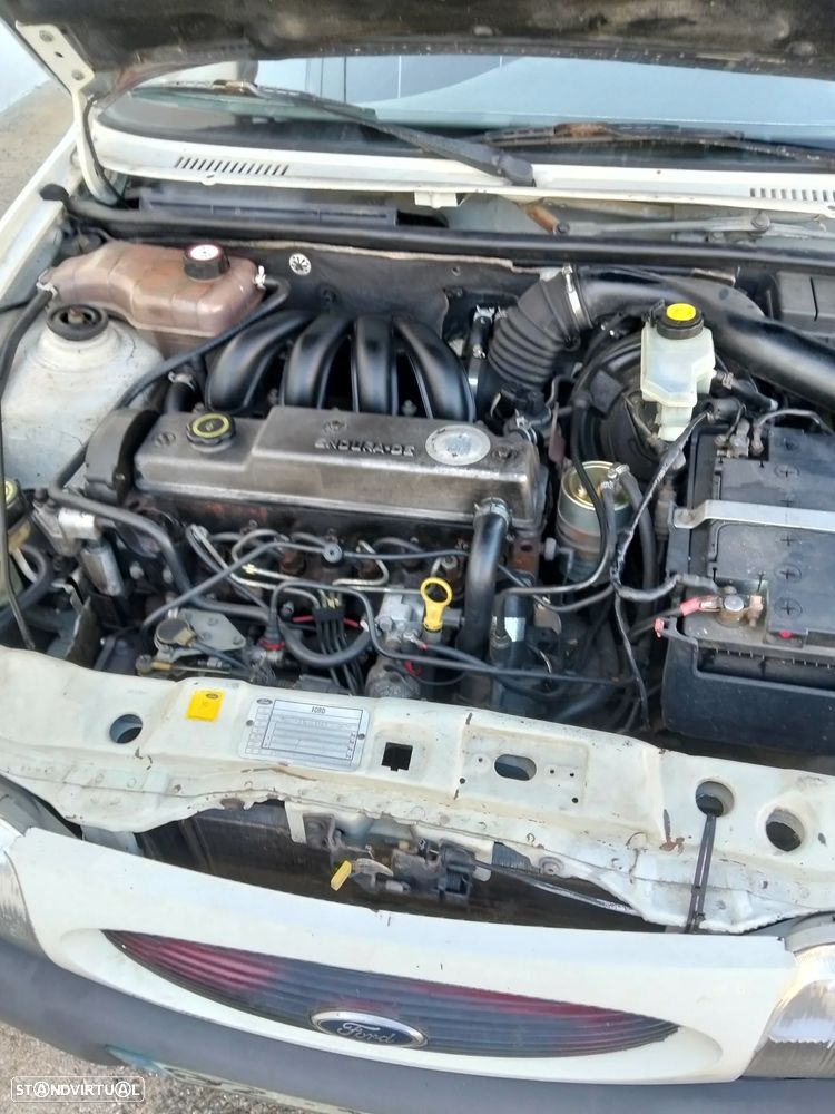 Ford Fiesta 1.8 D Studio - 6