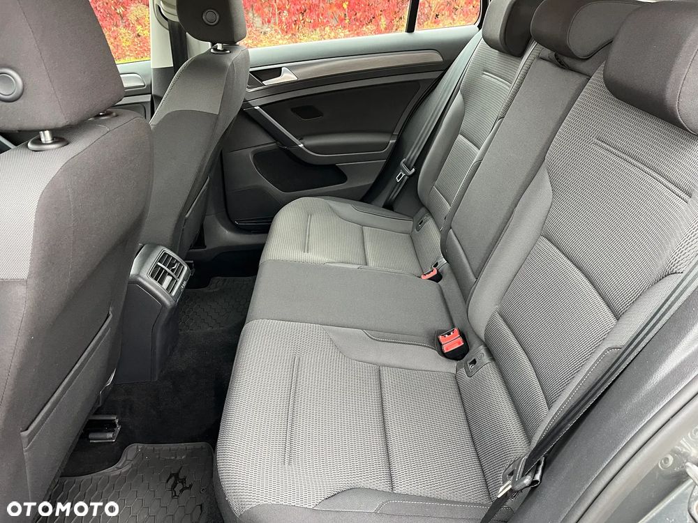 Volkswagen Golf VII 1.6 TDI BMT Comfortline - 17