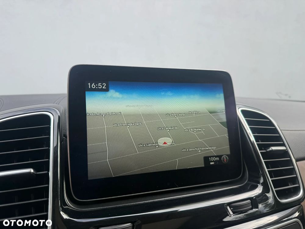 Mercedes-Benz GLS - 14