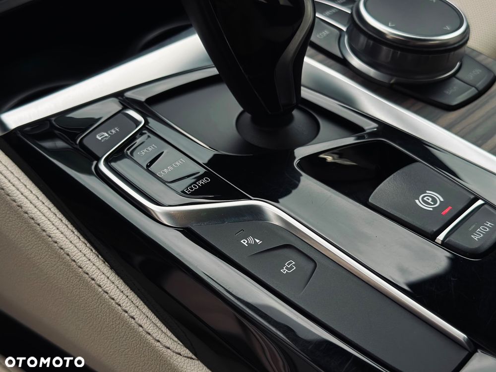 BMW Seria 5 530i GPF M Sport sport - 30